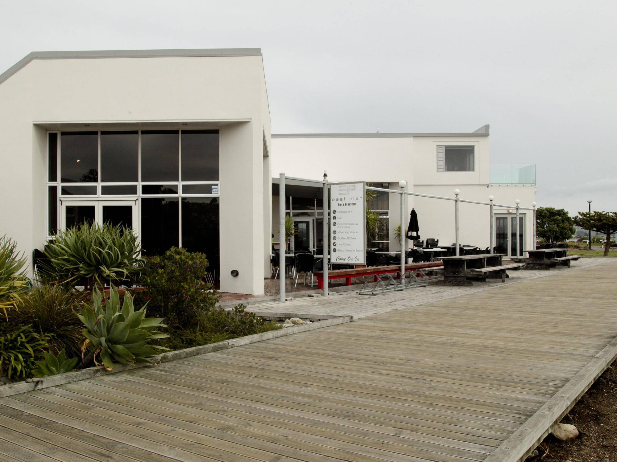 East Pier Hotel Napier Bagian luar foto