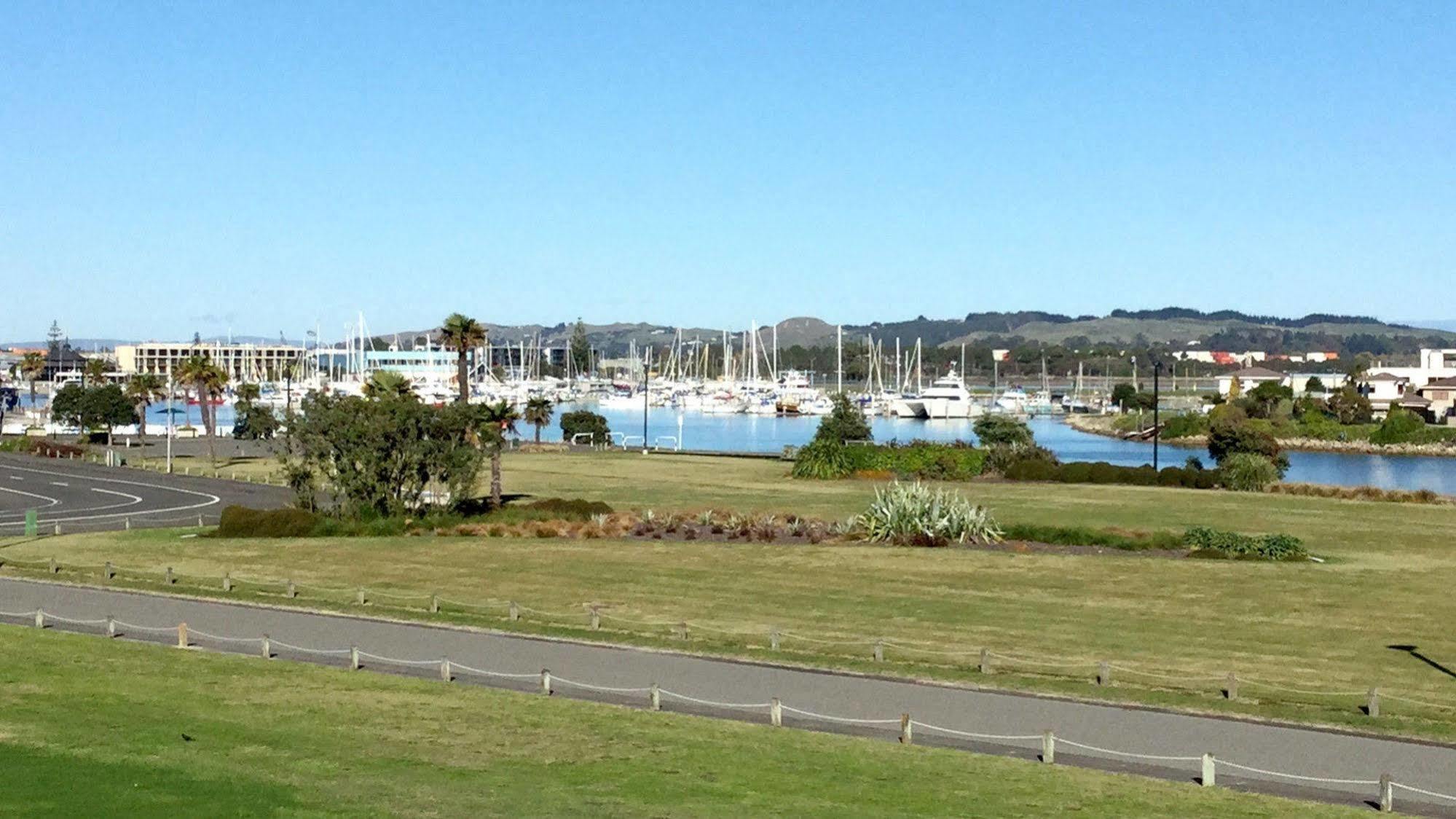 East Pier Hotel Napier Bagian luar foto
